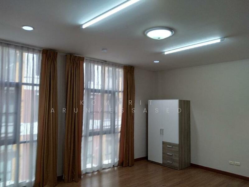 4-BR Townhouse, Bangkok, Bang Na Nuea, Bang Na, Bangkok, 4 Bedrooms, 175 sqm, Townhouse For Sale, by Komkrit  Arunvessased , 500145601 - DDproperty.com