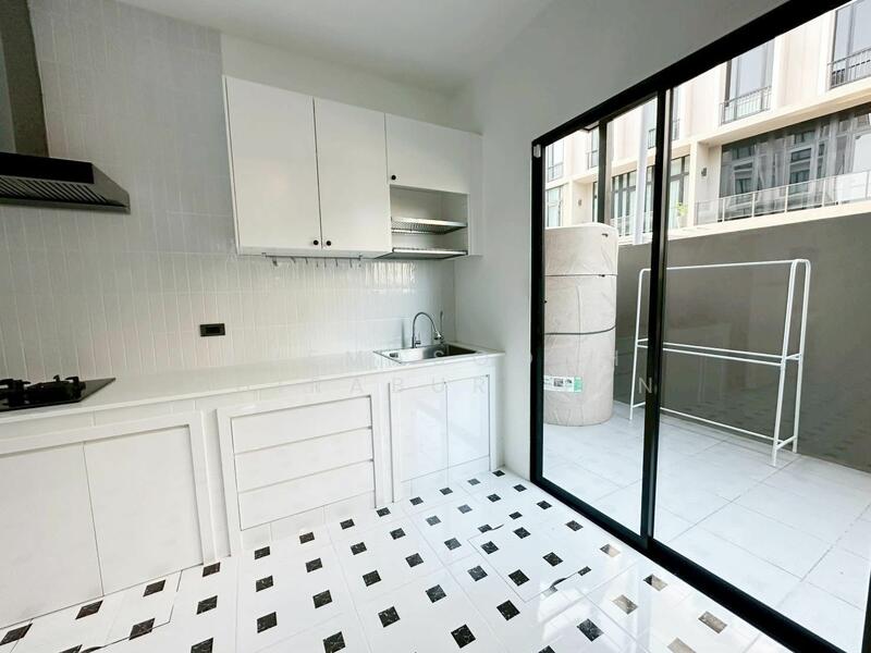 Patio Ratchayothin, Bangkok, Phahonyothin 32, Chan Kasem, Chatuchak, Bangkok, 3 Bedrooms, 267 sqm, Townhouse For Rent, by Khemasooch Chiraburanan, 500145669 - DDproperty.com