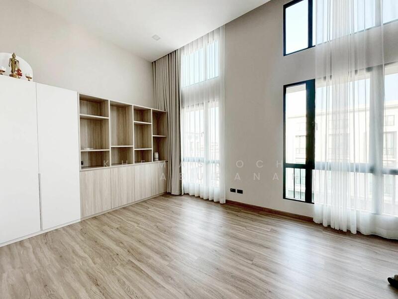 Patio Ratchayothin, Bangkok, Phahonyothin 32, Chan Kasem, Chatuchak, Bangkok, 3 Bedrooms, 267 sqm, Townhouse For Rent, by Khemasooch Chiraburanan, 500145669 - DDproperty.com