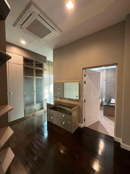 Grand Bangkok Boulevard Krungthepkritha : แกรนด์ บางกอก บูเลอวาร์ด กรุงเทพกรีฑา, กรุงเทพ, ถนน ศรีนครินทร์-ร่มเกล้า, คลองสามประเวศ, ลาดกระบัง, กรุงเทพ, 604 ตร.ม., บ้านเดี่ยว ให้เช่า, โดย Khemasooch Chiraburanan, 500145739 - DDproperty.com