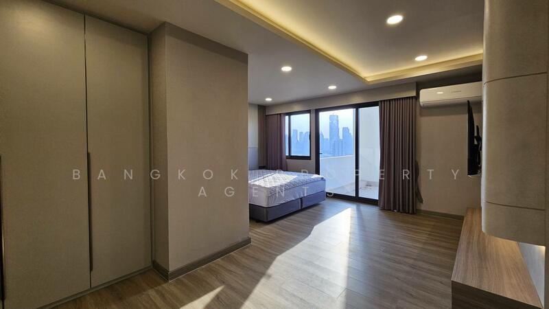 ให้เช่า - Crystal Garden Condominium : คริสตัล การ์เด้น, กรุงเทพ