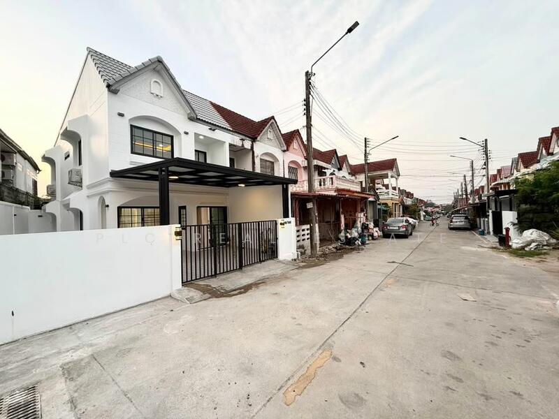 ทาวน์เฮาส์ 2 ห้องนอน สำหรับขายในพัทยาตะวันออก, ชลบุรี, บางละมุง, บางละมุง, ชลบุรี, 116 ตร.ม., ทาวน์เฮ้าส์ ขาย, โดย PLC Real Estate, 500145805 - DDproperty.com