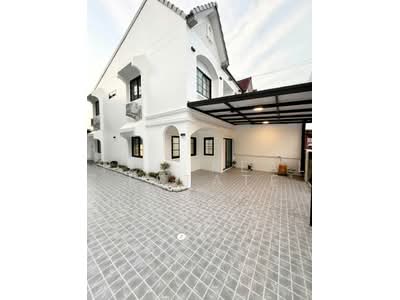 ขาย - ทาวน์เฮาส์ 2 ห้องนอน สำหรับขายในพัทยาตะวันออก, ชลบุรี