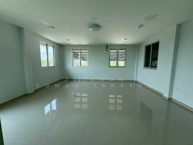 For Rent - ให้เช่าโกดังพร้อมสำนักงาน พื้นที่ 7 ไร่ ไฟฟ้า 3 เฟส ทำเลดี เดินทางสะดวก บางปลาม้า สุพรรณบุรี, Suphan Buri