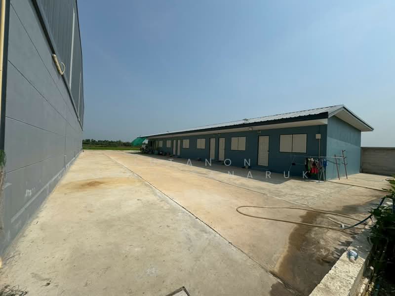 ให้เช่าโกดังพร้อมสำนักงาน พื้นที่ 7 ไร่ ไฟฟ้า 3 เฟส ทำเลดี เดินทางสะดวก บางปลาม้า สุพรรณบุรี, สุพรรณบุรี, สาลี, บางปลาม้า, สุพรรณบุรี, 900 ตร.ม., โกดัง-โรงงาน ให้เช่า, โดย Jutanon Komoottanaruk, 500145819 - DDproperty.com