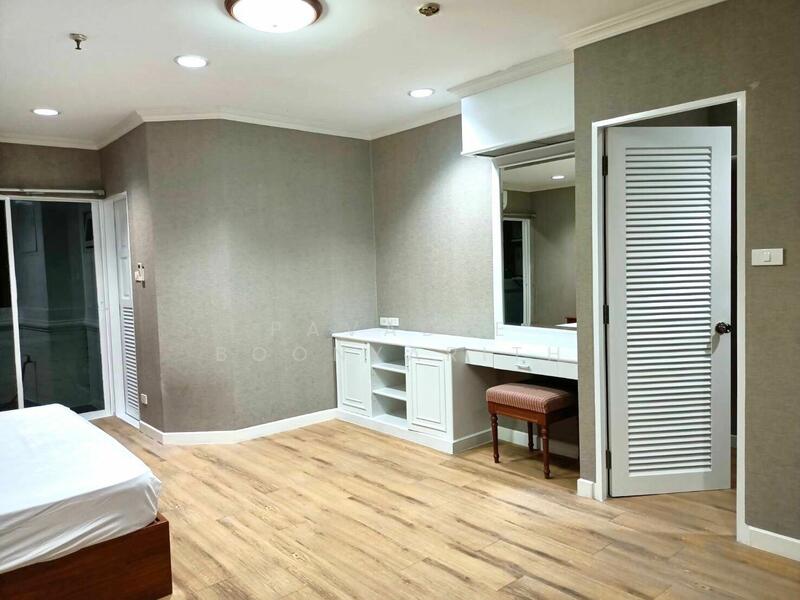 Fifty Fifth Tower, Bangkok, 84 Soi Sukhumvit 55, Sukhumvit Road, Khlong Tan Nua, Watthana, Bangkok, 3 Bedrooms, 195 sqm, Condo For Sale, by Pavadee Boonyarith, 500145823 - DDproperty.com