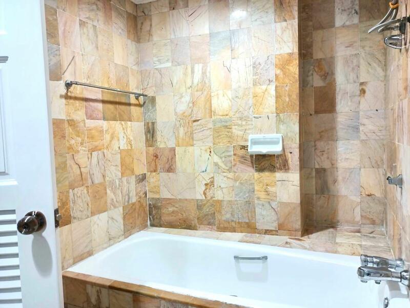 Fifty Fifth Tower, Bangkok, 84 Soi Sukhumvit 55, Sukhumvit Road, Khlong Tan Nua, Watthana, Bangkok, 3 Bedrooms, 195 sqm, Condo For Sale, by Pavadee Boonyarith, 500145823 - DDproperty.com