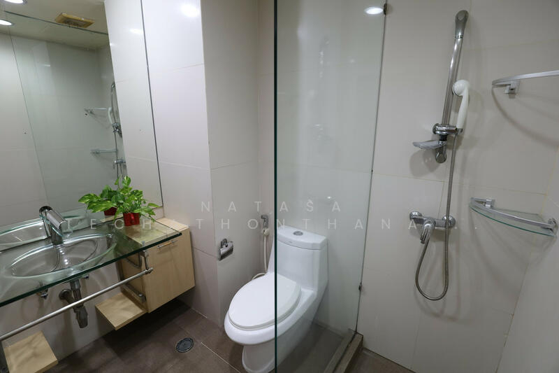 Sathorn Gardens, Bangkok, 39 South Sathorn Road, Thung Maha Mek, Sathon, Bangkok, 1 Bedroom, 40 sqm, Condo For Rent, by Natasa Techathonthanakhun, 500145950 - DDproperty.com