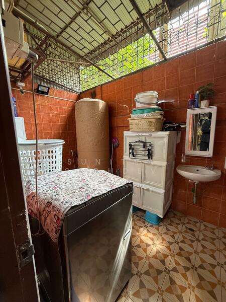 บ้าน 3 ชั้น ซอยปรีดีพนมยงค์ 17, Bangkok, Phra Kanong Nua, Watthana, Bangkok, 5 Bedrooms, 125 sqm, Single Detached House For Rent, by Sunitra Sachdev, 500145955 - DDproperty.com