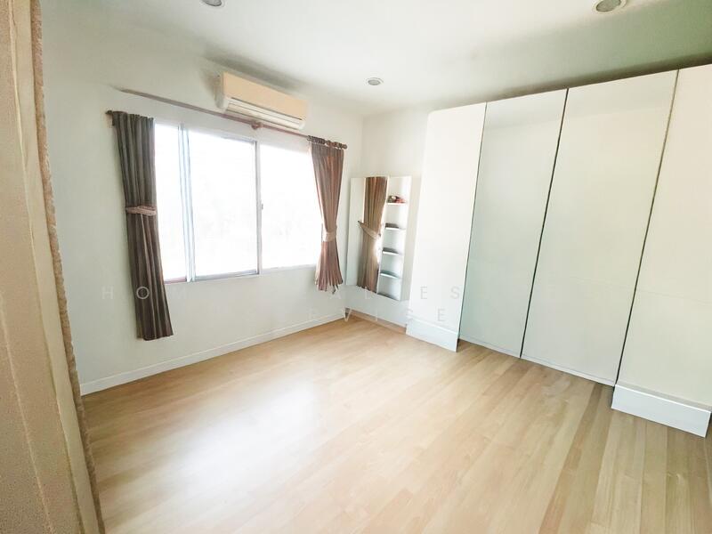Townplus On Nut, Bangkok, On Nut - Ladkrabang Road, Lat Krabang, Lat Krabang, Bangkok, 4 Bedrooms, 155 sqm, Townhouse For Sale, by HOME Real Estate Service, 500145960 - DDproperty.com