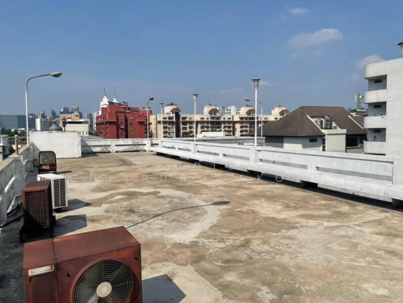 A large-scale commercial building featuring high ceilings - Yen Akat, Bangkok, Chong Nonsi, Yan Nawa, Bangkok, , 2,000 sqm, Shophouse For Rent, by Pudis Chitrungsakorn, 500146045 - DDproperty.com