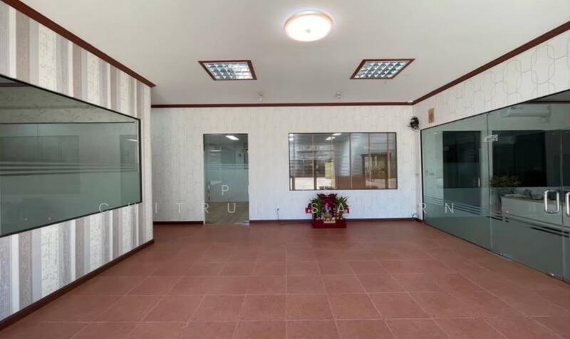 A large-scale commercial building featuring high ceilings - Yen Akat, Bangkok, Chong Nonsi, Yan Nawa, Bangkok, , 2,000 sqm, Shophouse For Rent, by Pudis Chitrungsakorn, 500146045 - DDproperty.com