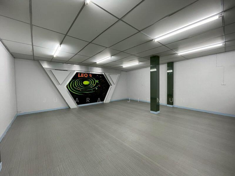 อาคารสำนักงาน โกดัง บ้าน ในพื้นที่เดียวกัน ซอยจันทน์ 43, กรุงเทพ, ทุ่งวัดดอน, สาทร, กรุงเทพ, 2,066 ตร.ม., สำนักงาน ให้เช่า, โดย Jutarat Jitmun, 500146064 - DDproperty.com