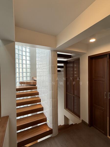 New Townhouse For Rent Contemporary Style at Phrom Phong, Bangkok, สุขุมวิท 39, Khlong Tan Nua, Watthana, Bangkok, 2 Bedrooms, 350 sqm, Townhouse For Rent, by Suchanya Piboonwiput, 500146094 - DDproperty.com