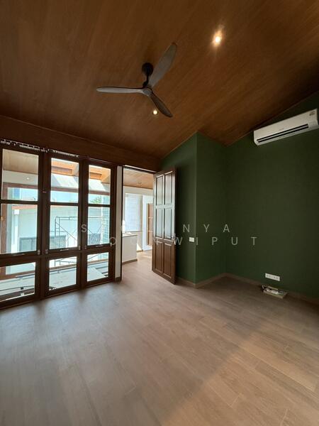 New Townhouse For Rent Contemporary Style at Phrom Phong, Bangkok, สุขุมวิท 39, Khlong Tan Nua, Watthana, Bangkok, 2 Bedrooms, 350 sqm, Townhouse For Rent, by Suchanya Piboonwiput, 500146094 - DDproperty.com