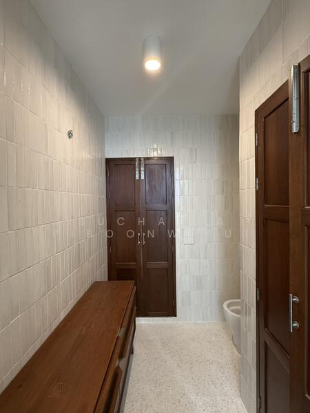 New Townhouse For Rent Contemporary Style at Phrom Phong, Bangkok, สุขุมวิท 39, Khlong Tan Nua, Watthana, Bangkok, 2 Bedrooms, 350 sqm, Townhouse For Rent, by Suchanya Piboonwiput, 500146094 - DDproperty.com