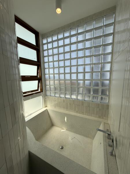 New Townhouse For Rent Contemporary Style at Phrom Phong, Bangkok, สุขุมวิท 39, Khlong Tan Nua, Watthana, Bangkok, 2 Bedrooms, 350 sqm, Townhouse For Rent, by Suchanya Piboonwiput, 500146094 - DDproperty.com