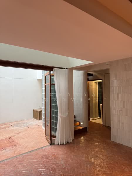 New Townhouse For Rent Contemporary Style at Phrom Phong, กรุงเทพ, สุขุมวิท 39, คลองตันเหนือ, วัฒนา, กรุงเทพ, 350 ตร.ม., ทาวน์เฮ้าส์ ให้เช่า, โดย Suchanya Piboonwiput, 500146094 - DDproperty.com