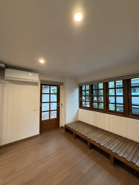 New Townhouse For Rent Contemporary Style at Phrom Phong, กรุงเทพ, สุขุมวิท 39, คลองตันเหนือ, วัฒนา, กรุงเทพ, 350 ตร.ม., ทาวน์เฮ้าส์ ให้เช่า, โดย Suchanya Piboonwiput, 500146094 - DDproperty.com