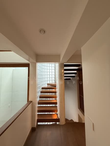 New Townhouse For Rent Contemporary Style at Phrom Phong, กรุงเทพ, สุขุมวิท 39, คลองตันเหนือ, วัฒนา, กรุงเทพ, 350 ตร.ม., ทาวน์เฮ้าส์ ให้เช่า, โดย Suchanya Piboonwiput, 500146094 - DDproperty.com