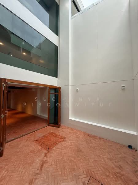 New Townhouse For Rent Contemporary Style at Phrom Phong, กรุงเทพ, สุขุมวิท 39, คลองตันเหนือ, วัฒนา, กรุงเทพ, 350 ตร.ม., ทาวน์เฮ้าส์ ให้เช่า, โดย Suchanya Piboonwiput, 500146094 - DDproperty.com