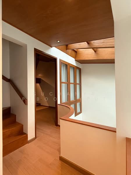 New Townhouse For Rent Contemporary Style at Phrom Phong, Bangkok, สุขุมวิท 39, Khlong Tan Nua, Watthana, Bangkok, 2 Bedrooms, 350 sqm, Townhouse For Rent, by Suchanya Piboonwiput, 500146094 - DDproperty.com