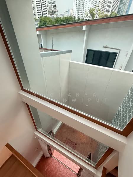 New Townhouse For Rent Contemporary Style at Phrom Phong, กรุงเทพ, สุขุมวิท 39, คลองตันเหนือ, วัฒนา, กรุงเทพ, 350 ตร.ม., ทาวน์เฮ้าส์ ให้เช่า, โดย Suchanya Piboonwiput, 500146094 - DDproperty.com