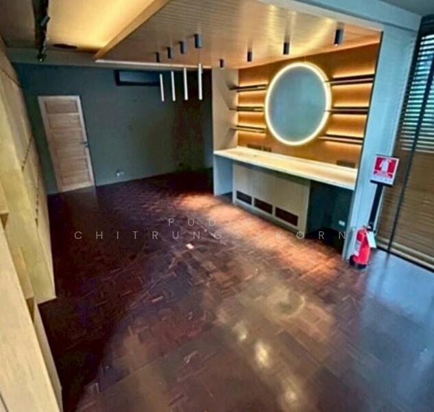 For Rent - Fully Equipped Commercial Space for Rent – Yen Akat, Bangkok