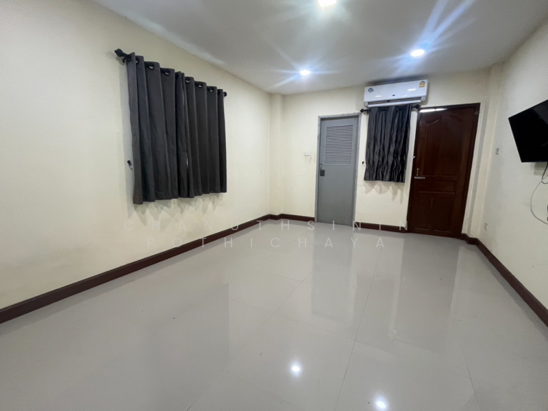 อพาร์ทเม้นท์ ซอยอ่อนนุช 70/1, Bangkok, อ่อนนุช 70/1, On Nut, Suan Luang, Bangkok, , 900 sqm, Business For Sale, by Chanuthsinin Pothichaya, 500146280 - DDproperty.com