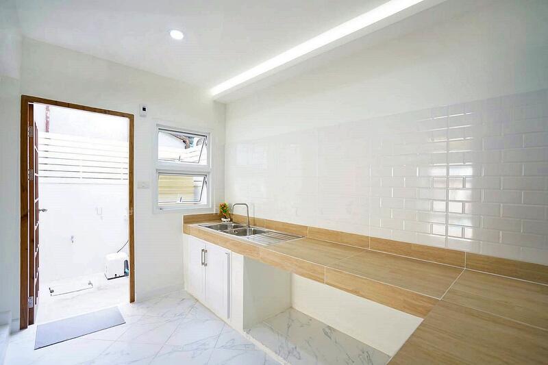 ทาวน์โฮม 3 ชั้น รีโนเวทใหม่ สไตล์มินิมอล หมู่บ้านทองภูมิ วิลล่า ซอยเอกชัย 66 ใกล้บิ๊กซี บางบอน, Bangkok, เอกชัย, Bang Bon, Bang Bon, Bangkok, 3 Bedrooms, 160 sqm, Townhouse For Sale, by บุษบากร (เจี๊ยบ), 500146297 - DDproperty.com