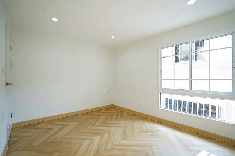 ทาวน์โฮม 3 ชั้น รีโนเวทใหม่ สไตล์มินิมอล หมู่บ้านทองภูมิ วิลล่า ซอยเอกชัย 66 ใกล้บิ๊กซี บางบอน, Bangkok, เอกชัย, Bang Bon, Bang Bon, Bangkok, 3 Bedrooms, 160 sqm, Townhouse For Sale, by บุษบากร (เจี๊ยบ), 500146297 - DDproperty.com