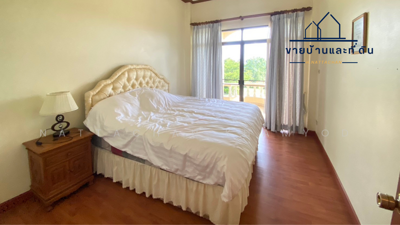 Exquisite English Cottage Retreat: 360-Degree Panoramic Mountain Vistas in Phrao, Chiang Mai., Chiang Mai, -, Khuan Phak, Phrao, Chiang Mai, 4 Bedrooms, 433 sqm, Single Detached House For Sale, by Nattachan Khamyod, 500146302 - Bedroom - DDproperty.com