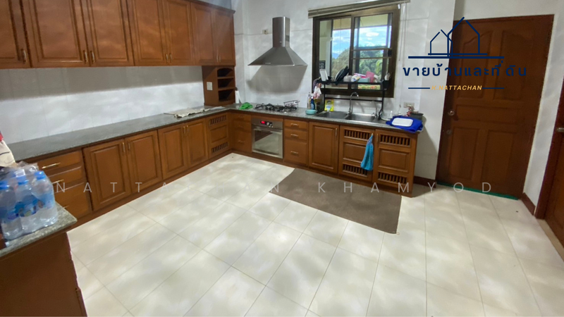 Exquisite English Cottage Retreat: 360-Degree Panoramic Mountain Vistas in Phrao, Chiang Mai., Chiang Mai, -, Khuan Phak, Phrao, Chiang Mai, 4 Bedrooms, 433 sqm, Single Detached House For Sale, by Nattachan Khamyod, 500146302 - Kitchen room - DDproperty.com