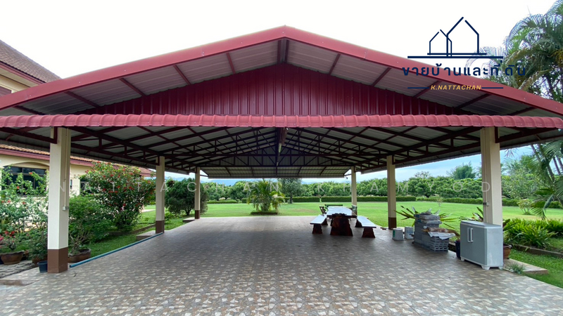 Exquisite English Cottage Retreat: 360-Degree Panoramic Mountain Vistas in Phrao, Chiang Mai., Chiang Mai, -, Khuan Phak, Phrao, Chiang Mai, 4 Bedrooms, 433 sqm, Single Detached House For Sale, by Nattachan Khamyod, 500146302 - Garage - DDproperty.com