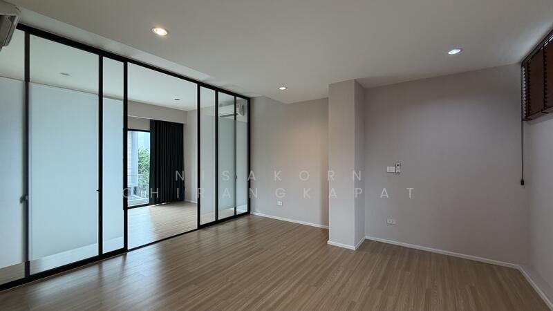 Nirvana Define Srinakarin-Rama 9, Bangkok, Srinakarin - Rom Klao Road, Saphan Sung, Saphan Sung, Bangkok, 3 Bedrooms, 156 sqm, Townhouse For Sale, by Nisakorn Chirangkapat, 500146576 - DDproperty.com