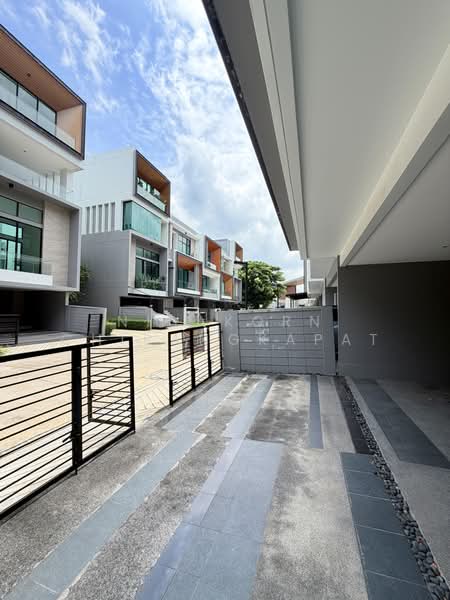Nirvana Define Srinakarin-Rama 9, Bangkok, Srinakarin - Rom Klao Road, Saphan Sung, Bangkok, 3 Bedrooms, 156 sqm, Townhouse For Sale, by Nisakorn Chirangkapat, 500146576 - DDproperty.com