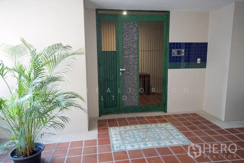 For Rent 3 Bedroom Condo in Khlong Tan Nuea, Watthana, Bangkok BTS Phrom Phong bre0792, Bangkok, Khlong Tan Nua, Watthana, Bangkok, 3 Bedrooms, 320 sqm, Single Detached House For Rent, by Hero Realtor Co., Ltd., 500146677 - DDproperty.com