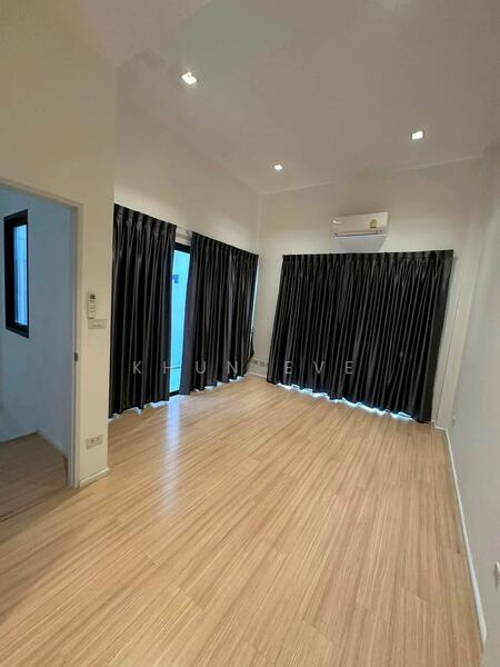 Y Residence Sukhumvit 113 : วาย เรซิเดนท์ สุขุมวิท 113, สมุทรปราการ, ถนนสุขุมวิท 113 (ซ.ด่านสำโรง 42/1), สำโรงเหนือ, เมืองสมุทรปราการ, สมุทรปราการ, 220 ตร.ม., ทาวน์เฮ้าส์ ให้เช่า, โดย Khun Eve, 500146902 - DDproperty.com
