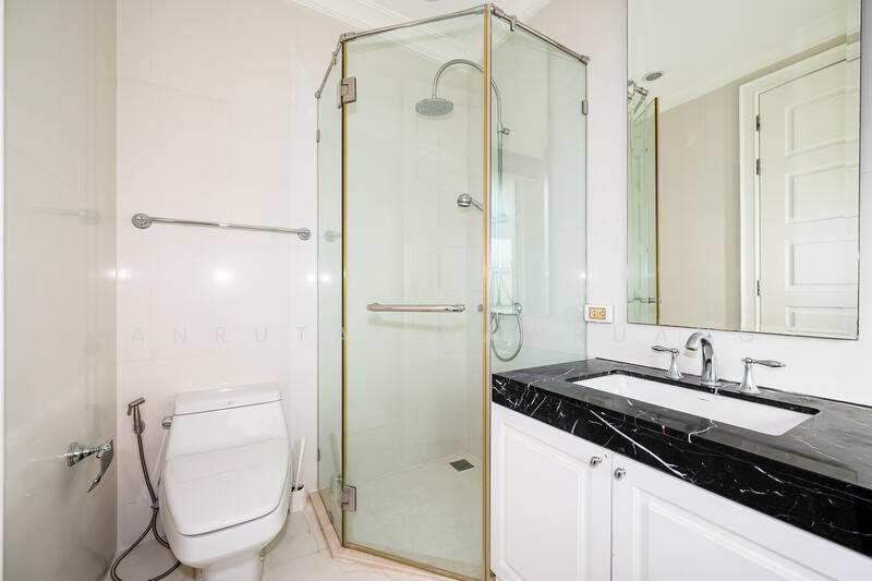 Royce Private Residences, Bangkok, 61 Soi Sukhumvit 31, Khlongtoei Nua, Watthana, Bangkok, 3 Bedrooms, 142 sqm, Condo For Rent, by Kanrutai Dawruang, 500146926 - DDproperty.com