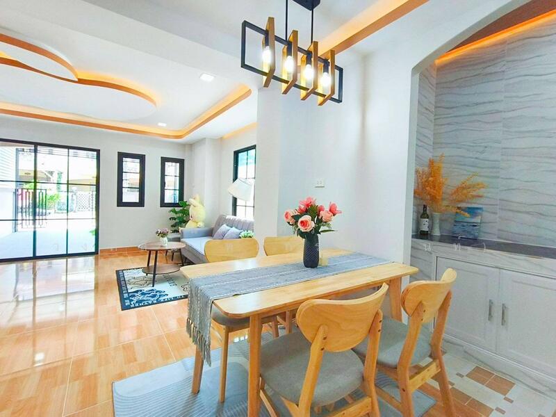  เค.ซี. รามอินทรา 8, กรุงเทพ, ถนนหทัยราษฎร์, สามวาตะวันตก, คลองสามวา, กรุงเทพ, 104 ตร.ม., ทาวน์เฮ้าส์ ขาย, โดย นภัสศรณ์ วงศ์สินไทยกร (นันท์), 500146930 - DDproperty.com