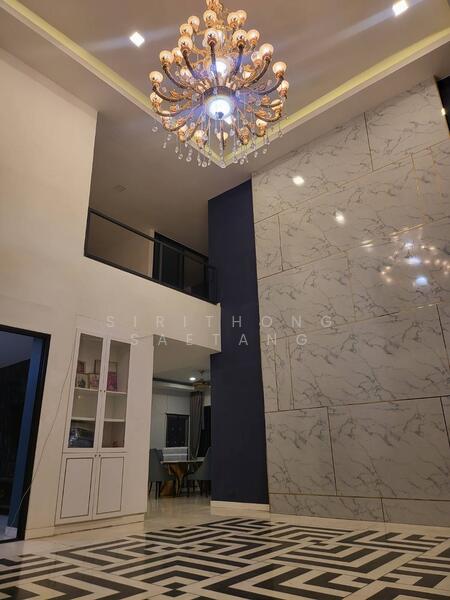 ขาย - ขายอาคารพาณิชย์ ใกล้ทางด่วนบางพูน มีลิฟท์โดยสาร ถนนรังสิต-ปทุมธานี (346) ตำบลบ้านกลาง เมืองปทุมธานี, ปทุมธานี