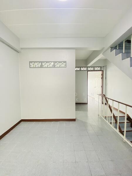 ตึกแถว ซอยบางกร่าง50 นนทบุรี, Nonthaburi, ซอยบางกร่าง50, Bang Krang, Muang Nonthaburi, Nonthaburi, 4 Bedrooms, 144 sqm, Townhouse For Sale, by Nisakorn Chirangkapat, 500147068 - DDproperty.com