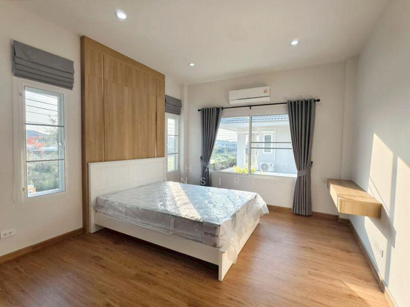 บ้านในโครงการ ให้เช่า – ใกล้ตลาดเจริญเจริญ เพียง 10 นาที ค่าเช่า 35,000 บาท / เดือน รหัสทรัพย์ : No., Chiang Mai, San Ton Pao, San Kamphaeng, Chiang Mai, 4 Bedrooms, 200 sqm, Single Detached House For Rent, by Rutchaporn Tunsiri, 500147081 - DDproperty.com