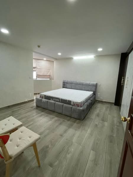 President Park Sukhumvit 24, Bangkok, 99 Sukhumvit 24 Alley, Khlongtoei Nua, Watthana, Bangkok, 3 Bedrooms, 223 sqm, Condo For Rent, by Thanachot Khantigamongun, 500147112 - DDproperty.com