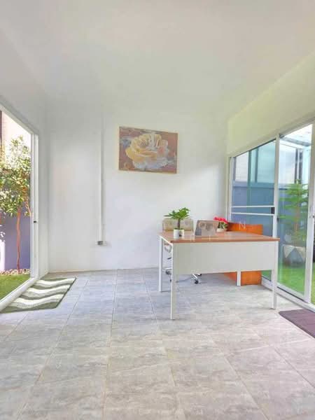 บ้านสวยในโครงการ ให้เช่า – ใกล้โรงเรียนนานาชาติเมริทตันบริติช เพียง 10 นาที ค่าเช่า 45,000 บาท / เดื, Chiang Mai, Nong Kwai, Hang Dong, Chiang Mai, 4 Bedrooms, 150 sqm, Single Detached House For Rent, by Rutchaporn Tunsiri, 500147119 - DDproperty.com