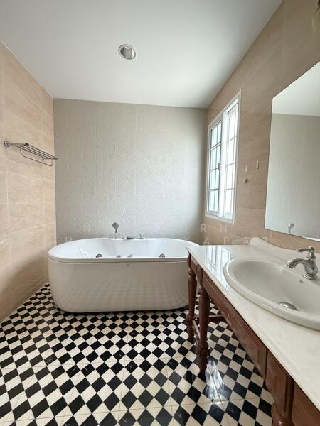 Fantasia Villa 4, Bangkok, Soi Bangna-Trad 33, Bang Na, Bang Na, Bangkok, 4 Bedrooms, 360 sqm, Single Detached House For Rent, by Nisakorn Chirangkapat, 500147136 - DDproperty.com