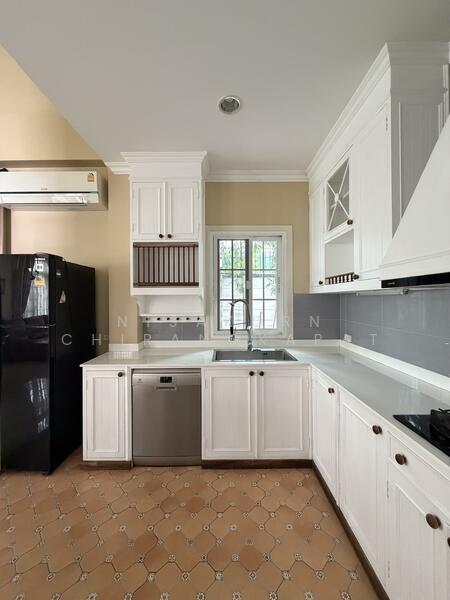 Fantasia Villa 4, Bangkok, Soi Bangna-Trad 33, Bang Na, Bang Na, Bangkok, 4 Bedrooms, 360 sqm, Single Detached House For Rent, by Nisakorn Chirangkapat, 500147136 - DDproperty.com