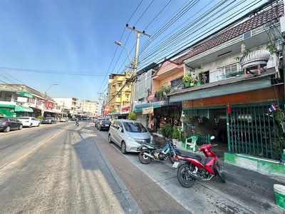 ขาย - ทาวน์เฮ้าส์ 2 ชั้น 21 ตร.ว. ทาวน์เฮ้าส์ ซอยประชานิเวศน์3 ซอย23, นนทบุรี