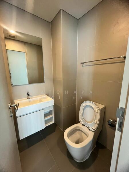 Lumpini Park Phahon 32, Bangkok, Phahonyothin Road (Soi 32), Chan Kasem, Chatuchak, Bangkok, 2 Bedrooms, 47 sqm, Condo For Rent, by Ratchapa Bailey, 500147168 - DDproperty.com