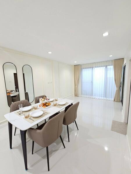 Grand I-Design Vibhavadi : แกรนด์ ไอ-ดีไซน์ วิภาวดีฯ, กรุงเทพ, 279 ถนน วิภาวดีรังสิต, สนามบิน, ดอนเมือง, กรุงเทพ, 200 ตร.ม., ทาวน์เฮ้าส์ ขาย, โดย Savita Pothong, 500147201 - DDproperty.com